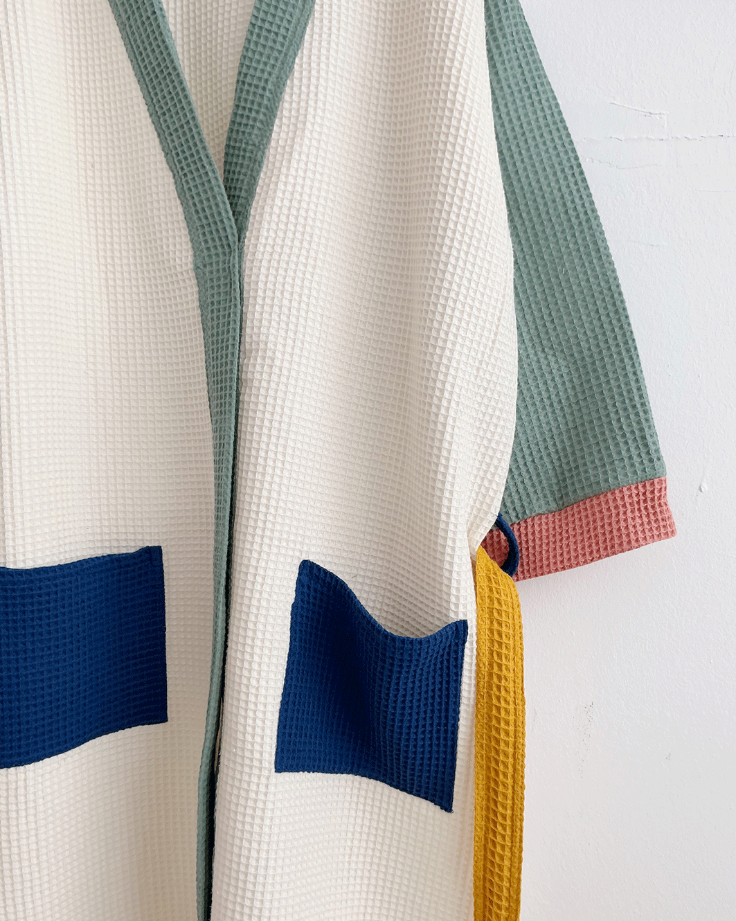 Albornoz-hamabi-zero-waste-blanco--y-verde-2